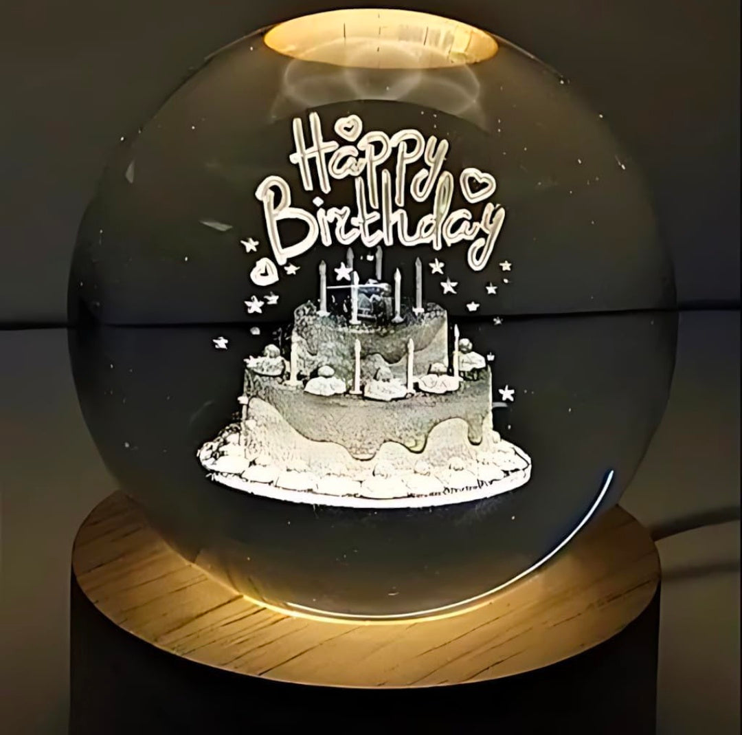 HAPPY BIRTHDAY – Celebration Crystal Globe Night Lamp | 3D Laser‑Etched Cake & Stars, Warm Wood LED Base, Cheerful Gift for Parties, Milestones, and Everyday Joy 🎂✨🎉🌙🎁👑❤️