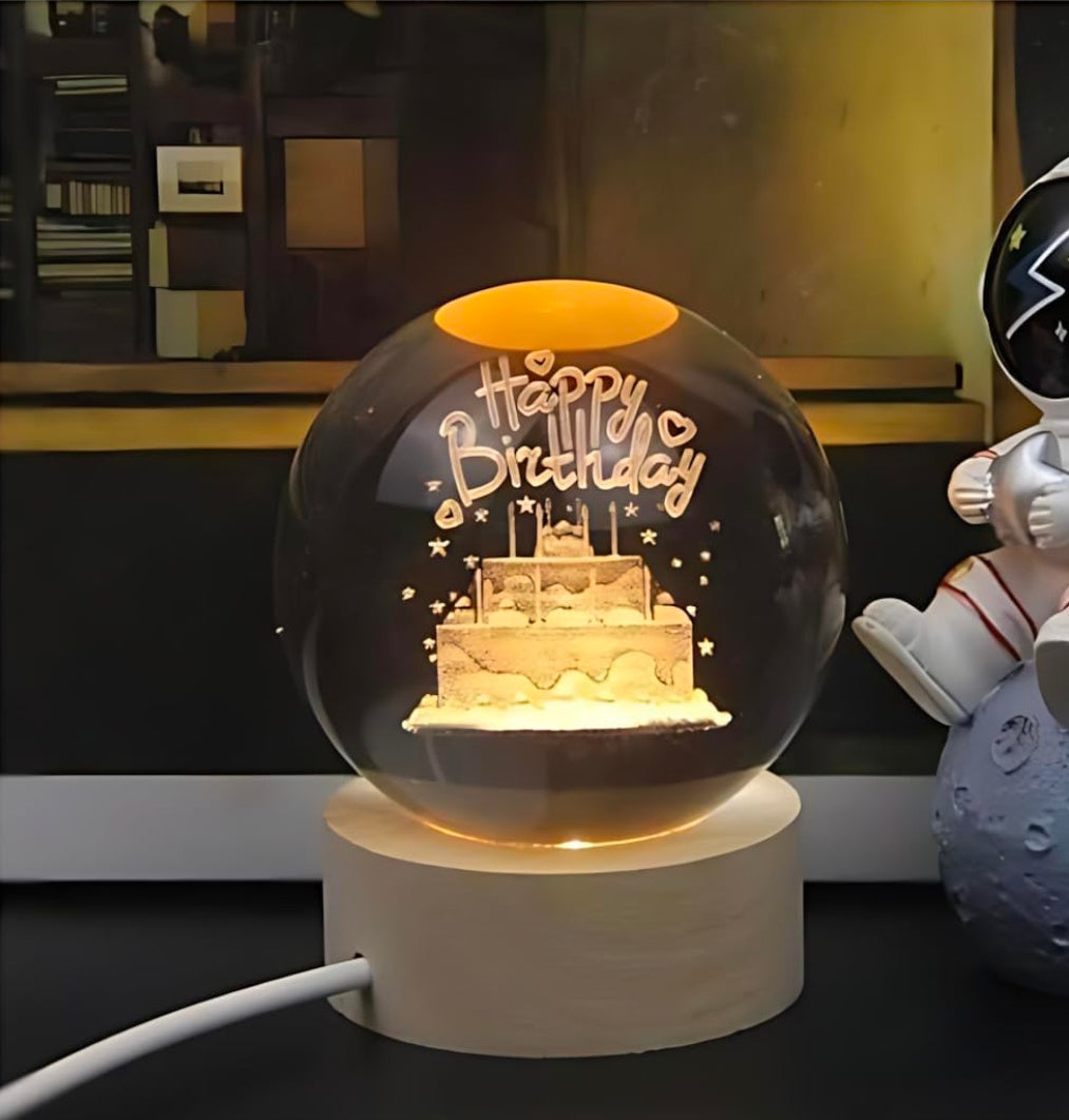 HAPPY BIRTHDAY – Celebration Crystal Globe Night Lamp | 3D Laser‑Etched Cake & Stars, Warm Wood LED Base, Cheerful Gift for Parties, Milestones, and Everyday Joy 🎂✨🎉🌙🎁👑❤️